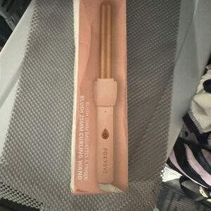 Blush Curling Wand - Pink
